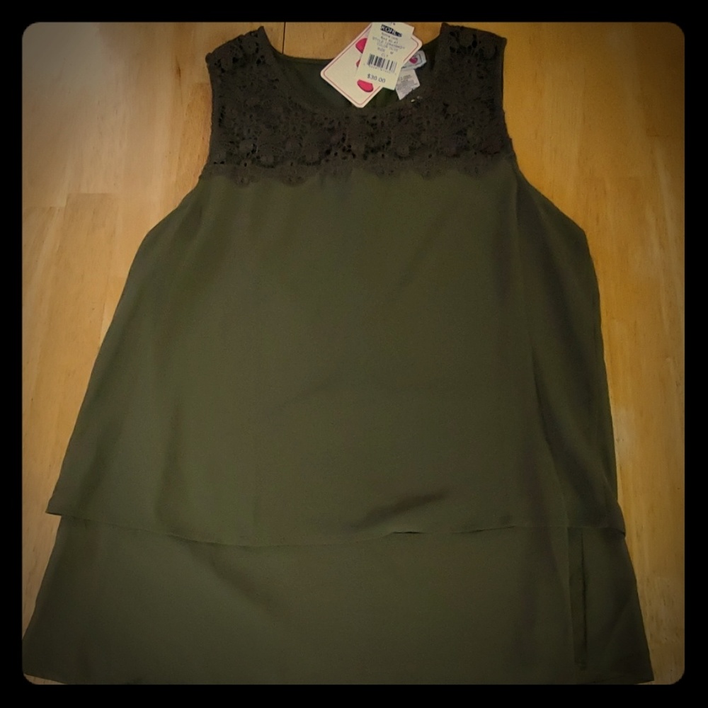 NWT Sleeveless dress shirt